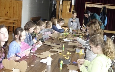 Kolejny dzień ferii dzieci spędziły na zajęciach plastycznych  3