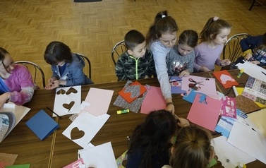 Kolejny dzień ferii dzieci spędziły na zajęciach plastycznych  6