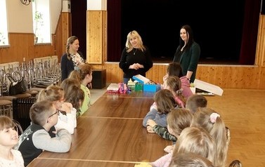 Kolejny dzień ferii dzieci spędziły na zajęciach plastycznych  14
