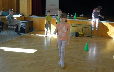 Zajęcia sportowo-rekreacyjne podczas ferii  13