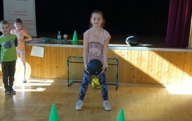 Zajęcia sportowo-rekreacyjne podczas ferii  16