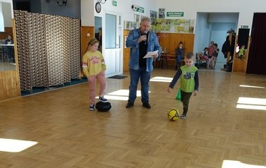Zajęcia sportowo-rekreacyjne podczas ferii  17