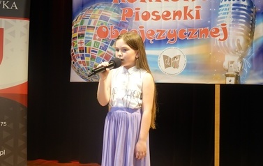 KONKURS PIOSENKI OBCOJĘZYCZNEJ  49