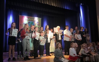 Laureaci XV Powiatowego Przeglądu Piosenki Obcojęzycznej w Dukli 2