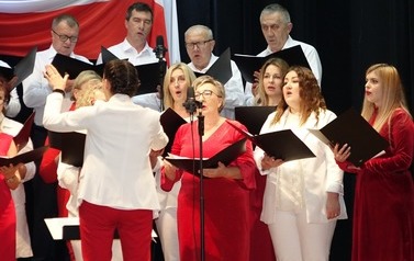 &bdquo;Koncert pieśni patriotycznych" 35