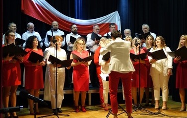 &bdquo;Koncert pieśni patriotycznych" 38