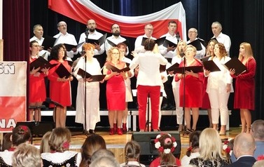 &bdquo;Koncert pieśni patriotycznych" 49