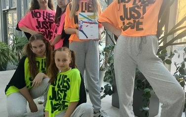 Zesp&oacute;ł Taneczny &bdquo;Błysk&rdquo; na przeglądzie w Jasielskim Domu Kultury 11