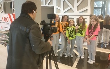 Zesp&oacute;ł Taneczny &bdquo;Błysk&rdquo; na przeglądzie w Jasielskim Domu Kultury 15