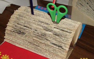 Zajęcia plastyczne - Książkowy recykling 2