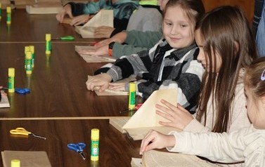 Zajęcia plastyczne - Książkowy recykling 13