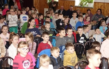 Spektakl Teatralny &bdquo;Blaszany Bębenek&rdquo; 10