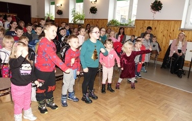 Spektakl Teatralny &bdquo;Blaszany Bębenek&rdquo; 12