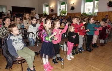 Spektakl Teatralny &bdquo;Blaszany Bębenek&rdquo; 13