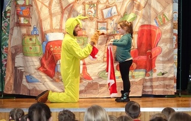 Spektakl Teatralny &bdquo;Blaszany Bębenek&rdquo; 18