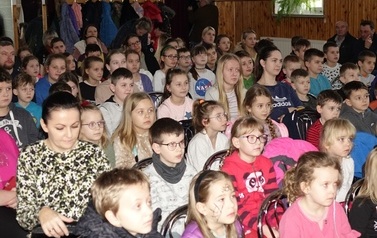 Spektakl Teatralny &bdquo;Blaszany Bębenek&rdquo; 29