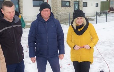 Spektakl teatralny pt. &bdquo;Zimowa opowieść&rdquo; oraz lepienie bałwanka ze śniegu  1