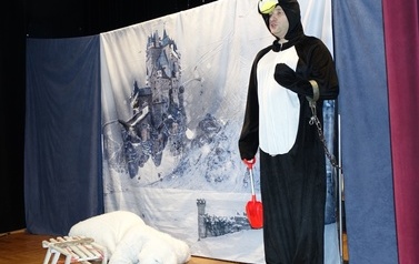 Spektakl teatralny pt. &bdquo;Zimowa opowieść&rdquo; oraz lepienie bałwanka ze śniegu  46