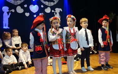 Niepubliczne Przedszkole "Misiowo" - Dzień Babci i Dziadka w Centrum Kultury 14
