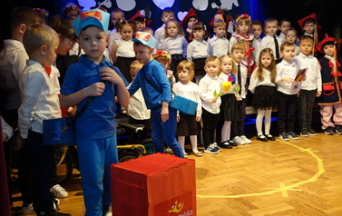 Niepubliczne Przedszkole "Misiowo" - Dzień Babci i Dziadka w Centrum Kultury 20