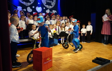 Niepubliczne Przedszkole "Misiowo" - Dzień Babci i Dziadka w Centrum Kultury 21