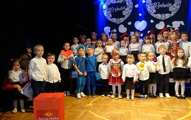 Niepubliczne Przedszkole "Misiowo" - Dzień Babci i Dziadka w Centrum Kultury 32
