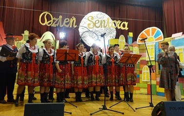 Występ "Chorkowian" w Niedźwiadzie 2