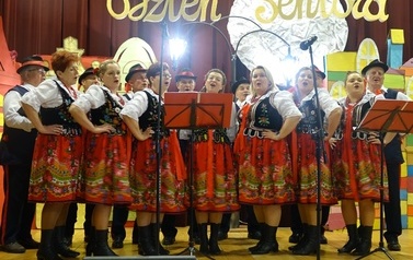 Występ "Chorkowian" w Niedźwiadzie 4