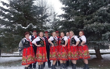 Występ "Chorkowian" w Niedźwiadzie 10
