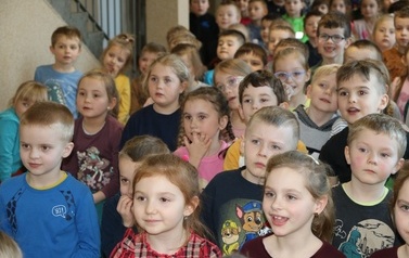 Spektakl teatralny pt. &bdquo;Walentynkowy zawr&oacute;t głowy&rdquo; 27
