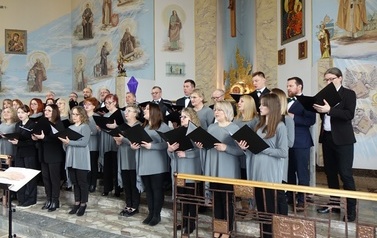 Koncertem pieśni pasyjnych ch&oacute;ru "Legato" w Żeglcach 6