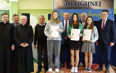 Laureaci X Powiatowego Konkursu Polskiej Pieśni Religijnej &bdquo;Śpiewajmy Świętym&rdquo;. 4