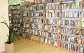 Biblioteka w Zręcinie 5
