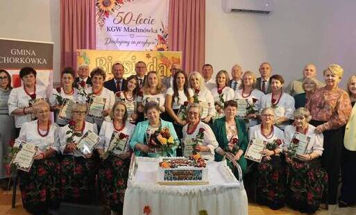 Zdjęcie do 50 lat dla lokalnej społeczności. Wyjątkowy jubileusz KGW w Machn&oacute;wce